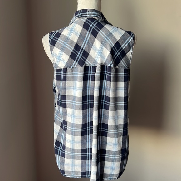 5/$25 My Style Sleeveless Plaid Button Down Shirt - Picture 7 of 9